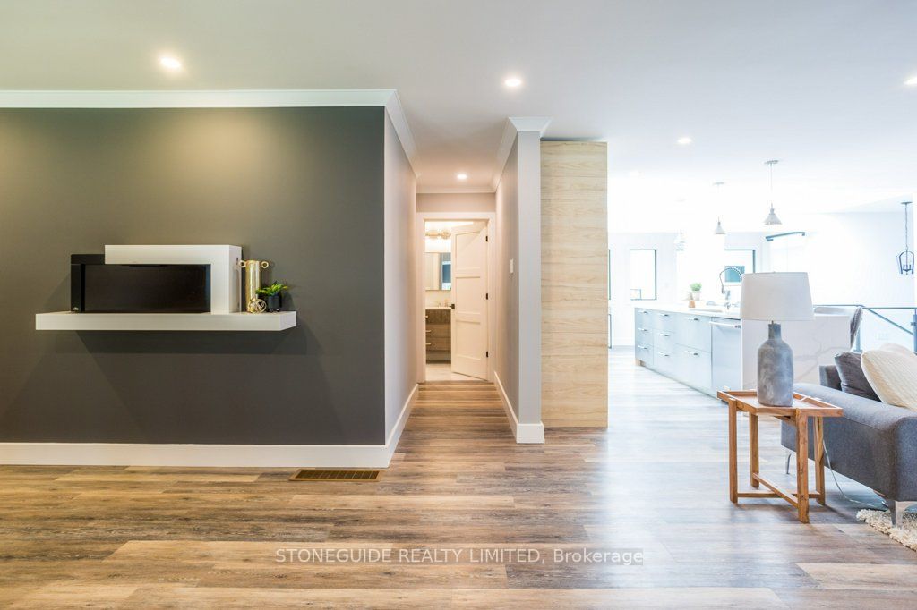 6 Weller Cres