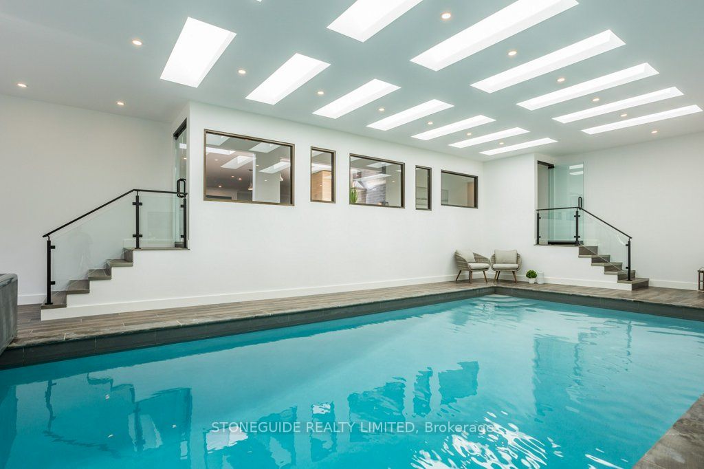 6 Weller Cres