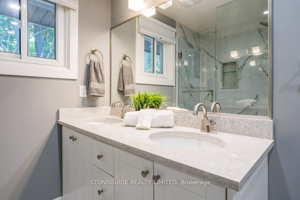 6 Weller Cres
