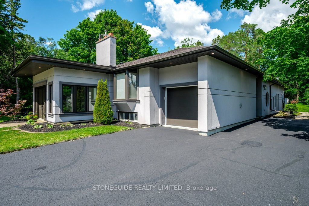 6 Weller Cres