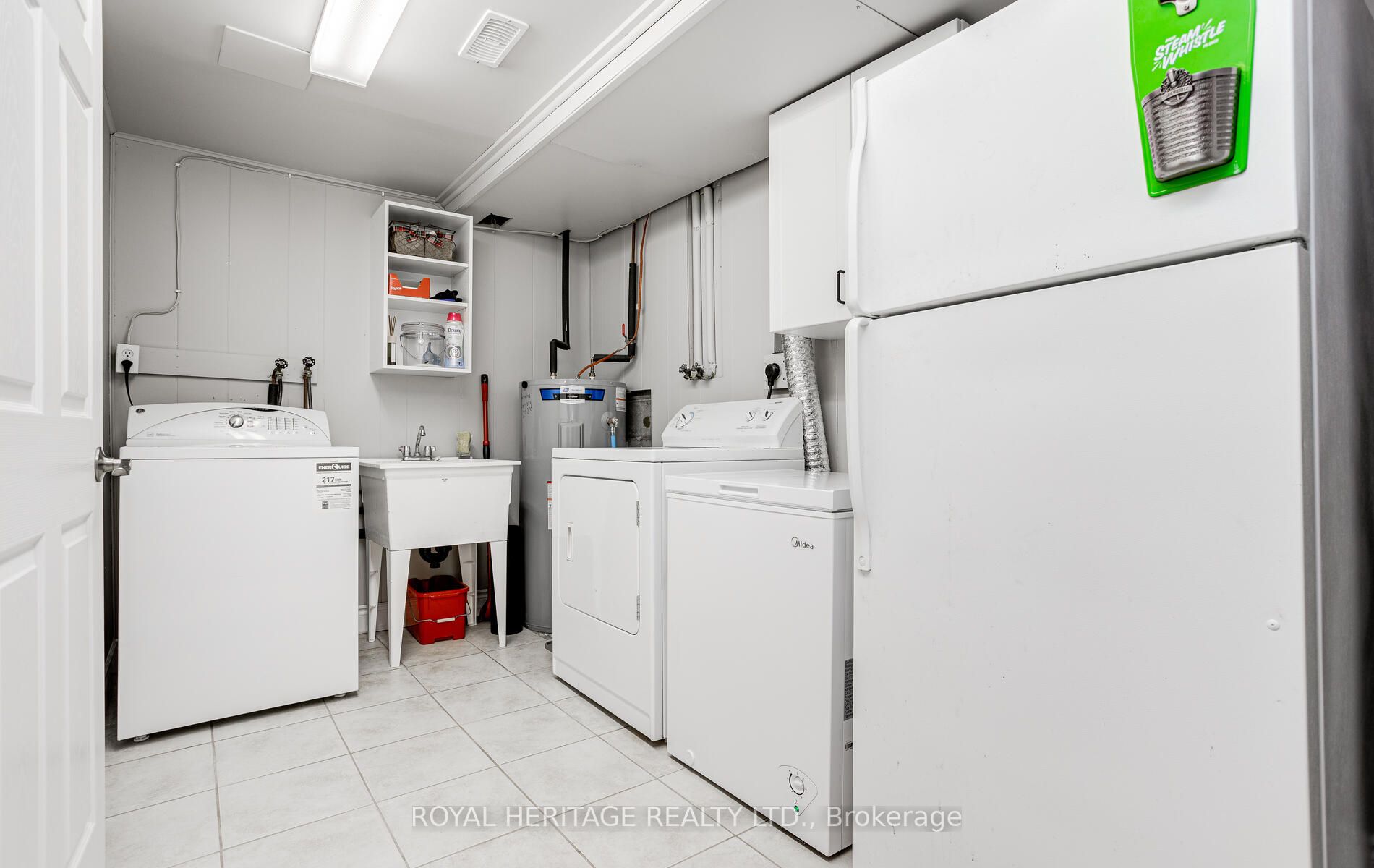 124 Reid St