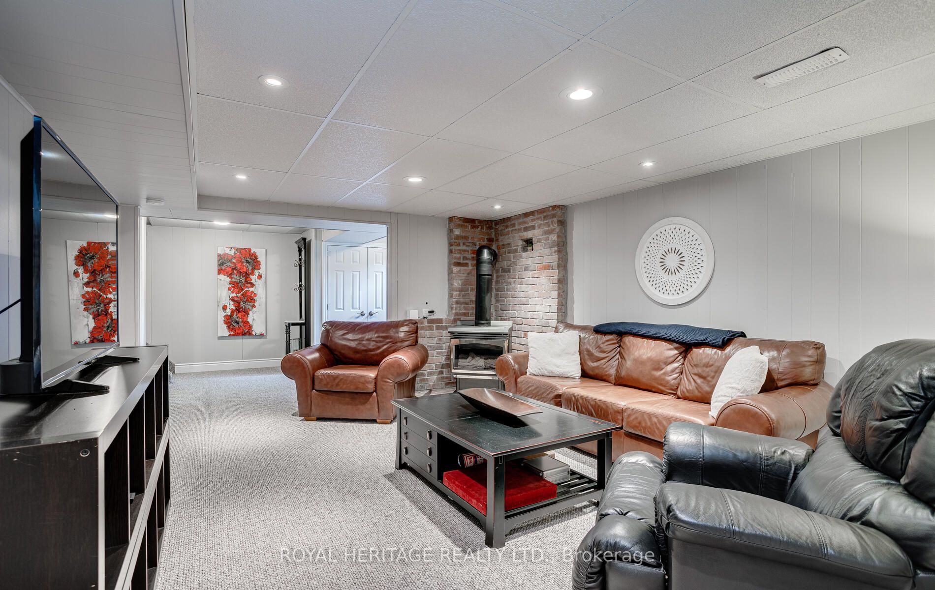 124 Reid St