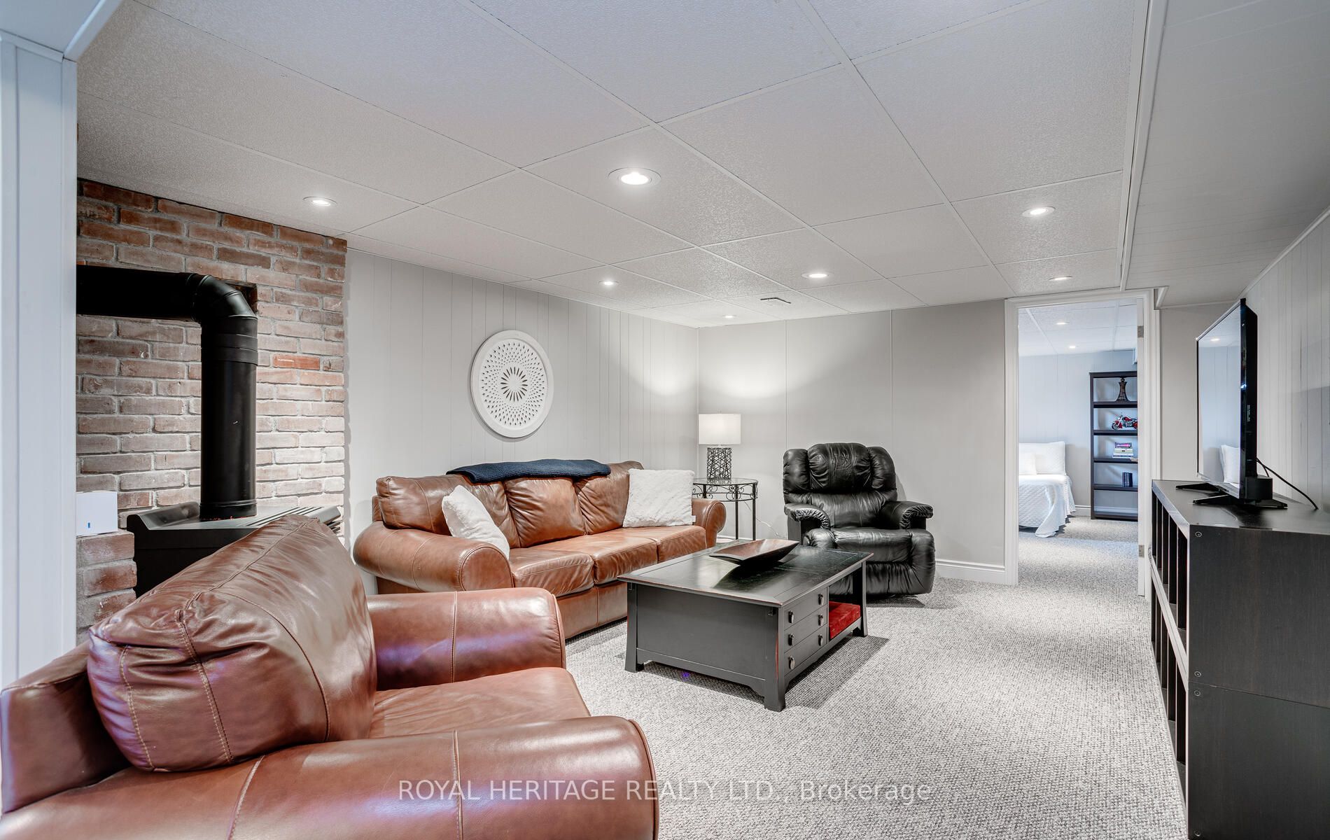 124 Reid St