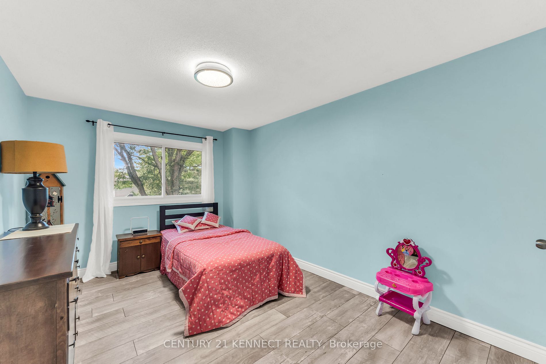 1 Royalwood Crt, #73