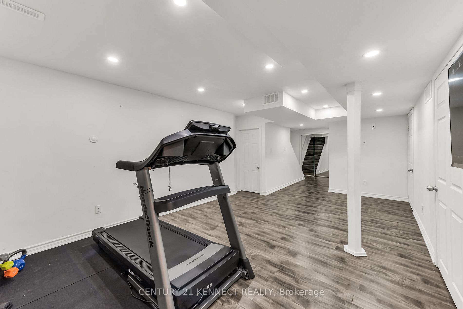 1 Royalwood Crt, #73
