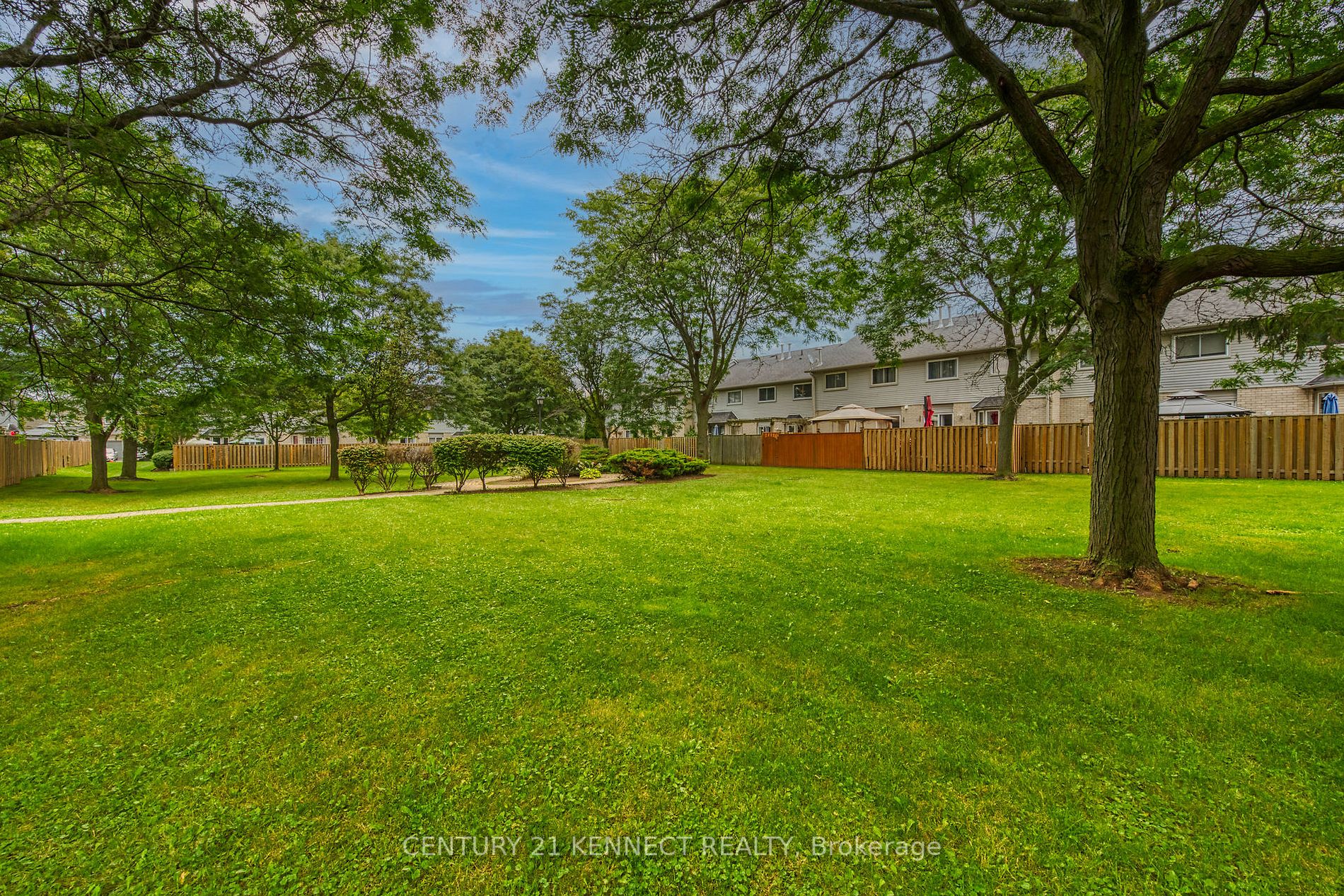 1 Royalwood Crt, #73