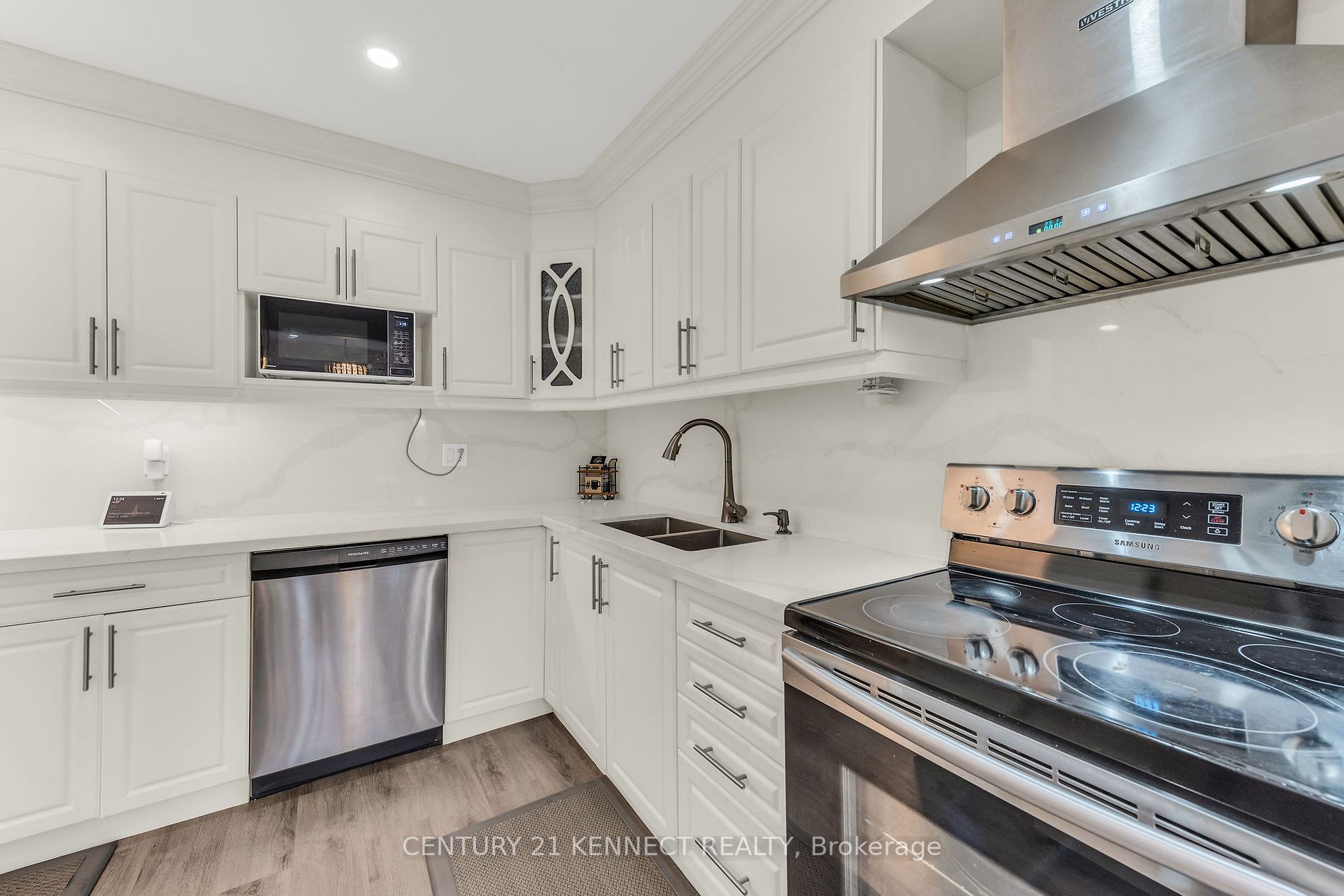 1 Royalwood Crt, #73