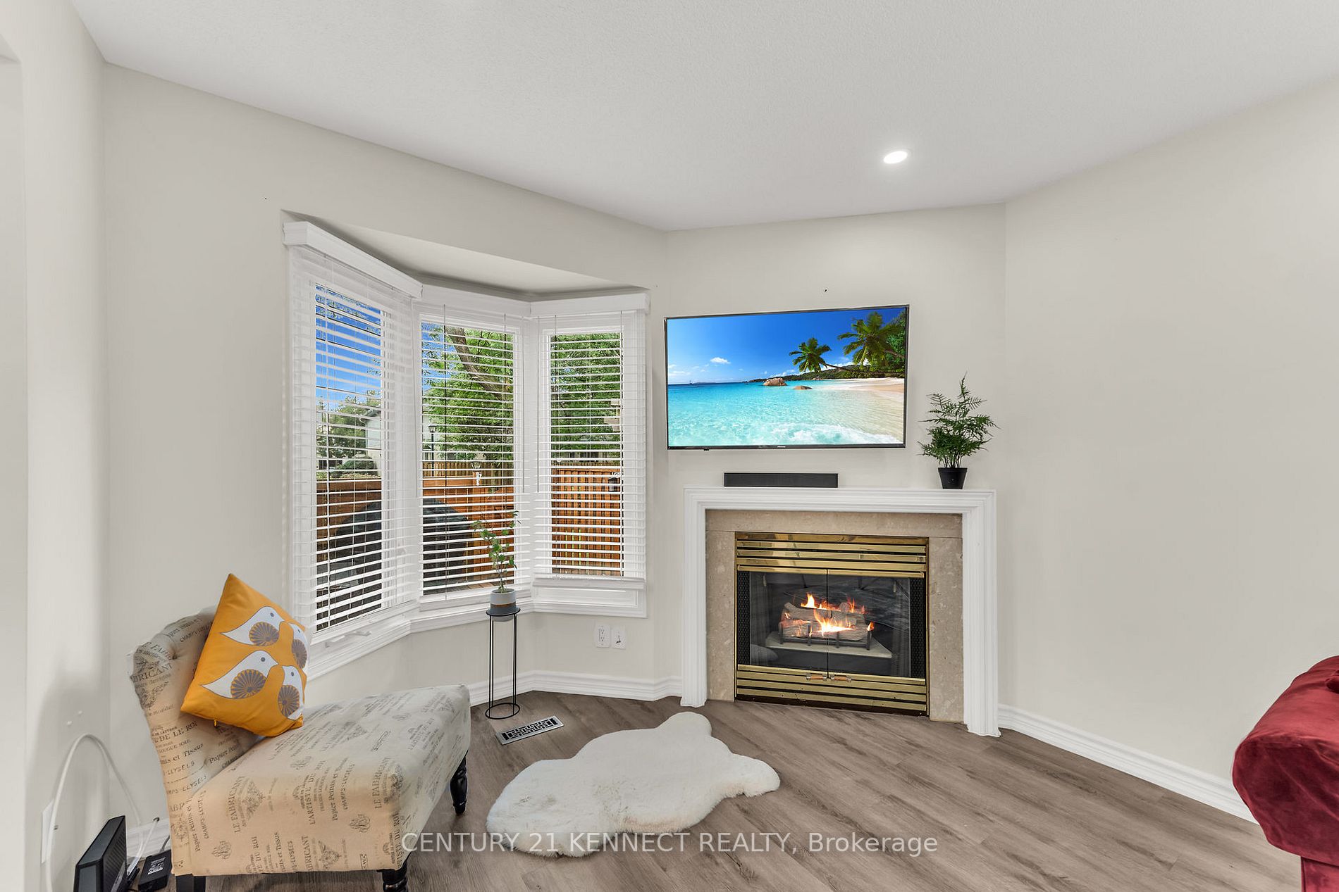 1 Royalwood Crt, #73