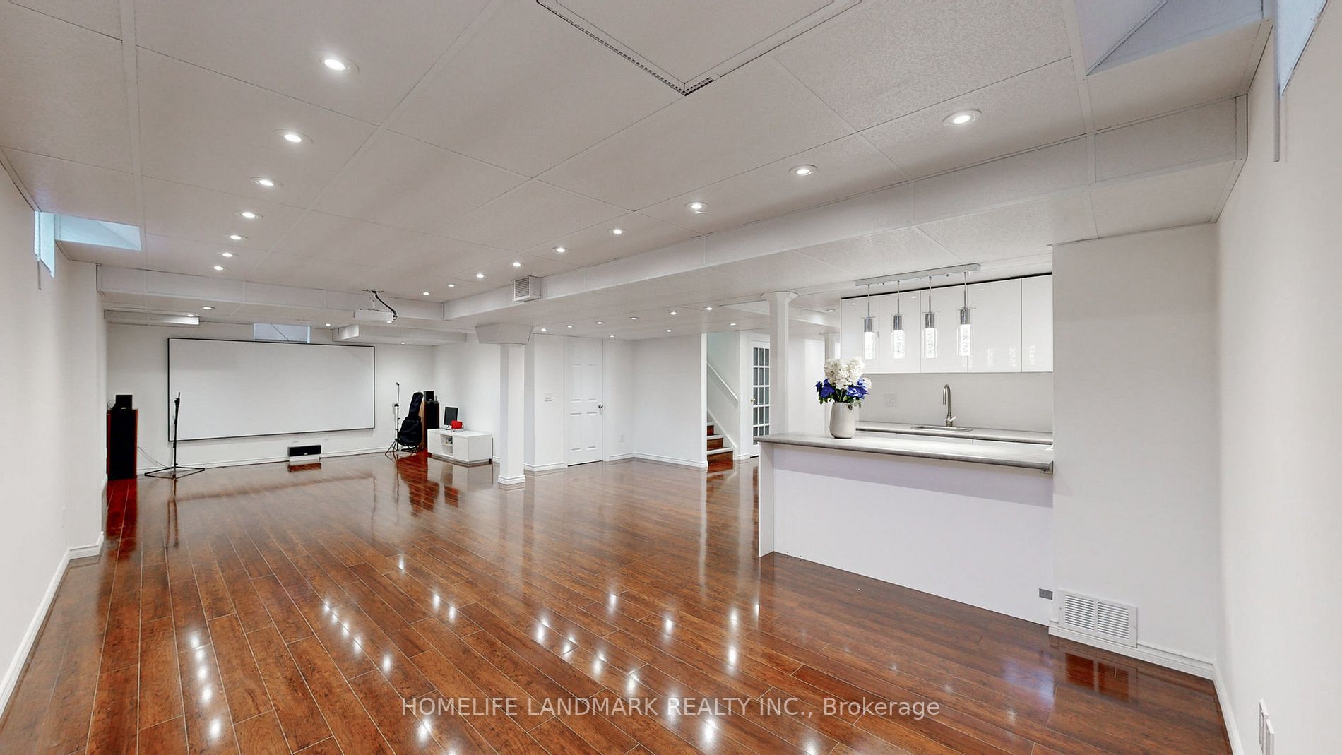 16 Henderson Street