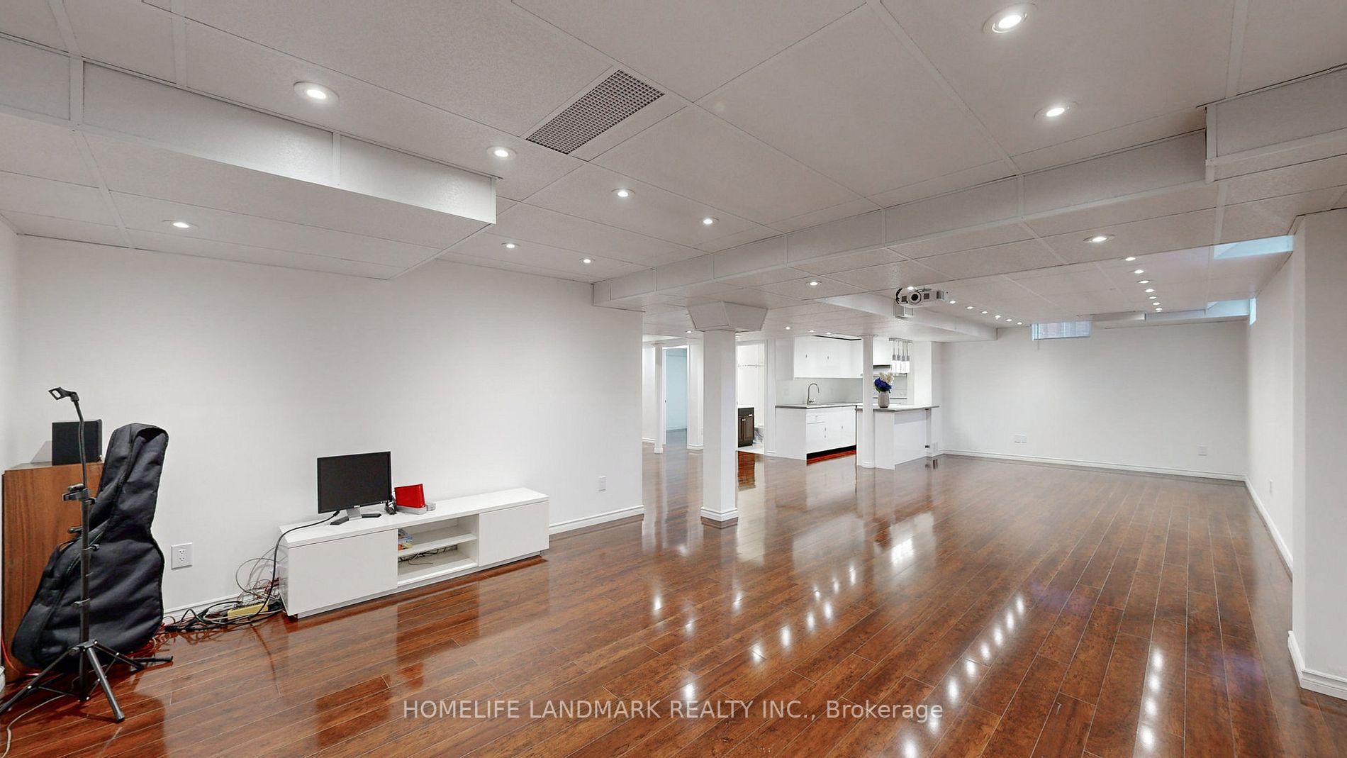 16 Henderson Street