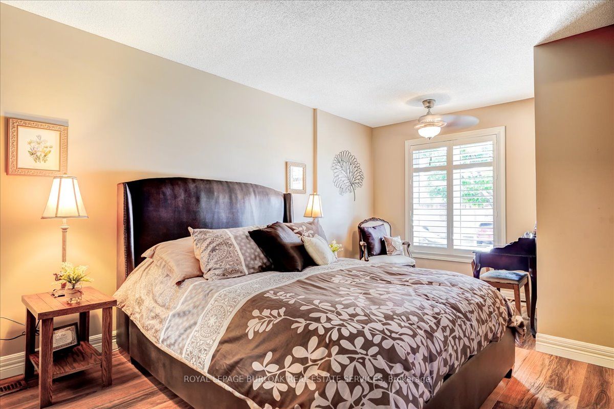 515 North Service Road, #27