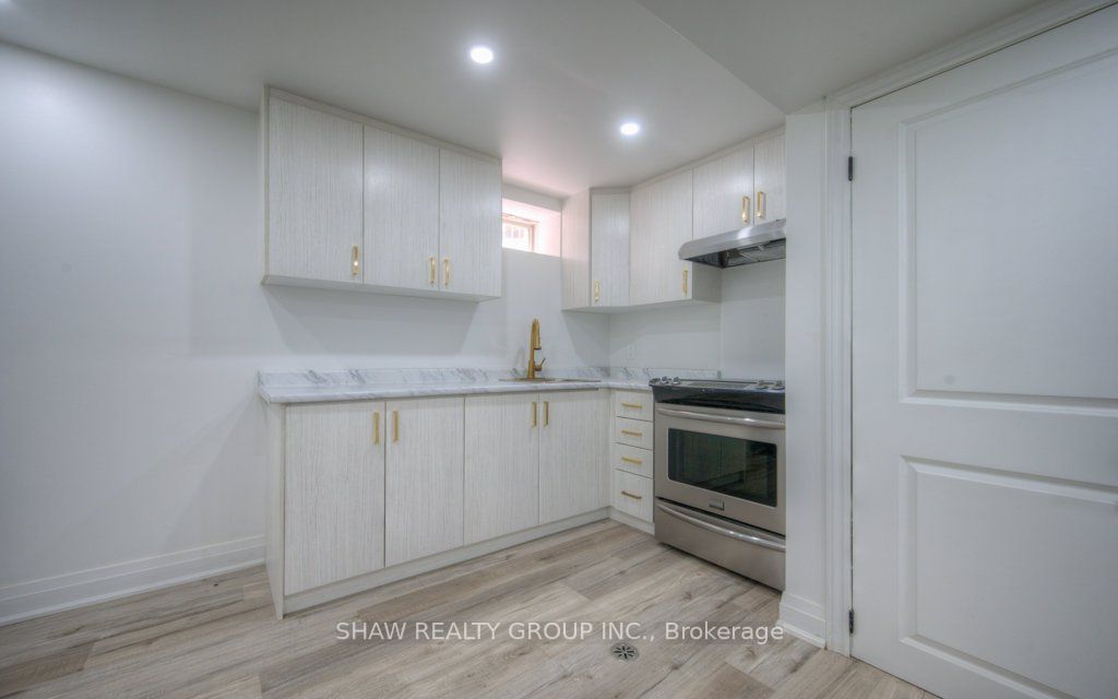 69 Westmeadow Drive
