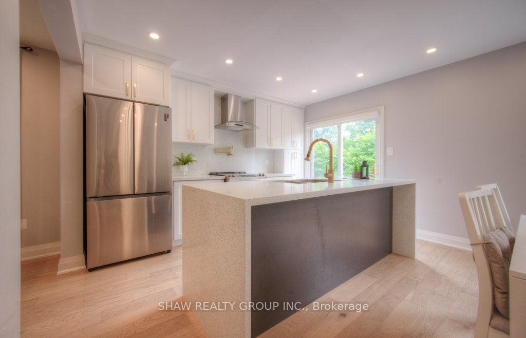 69 Westmeadow Drive