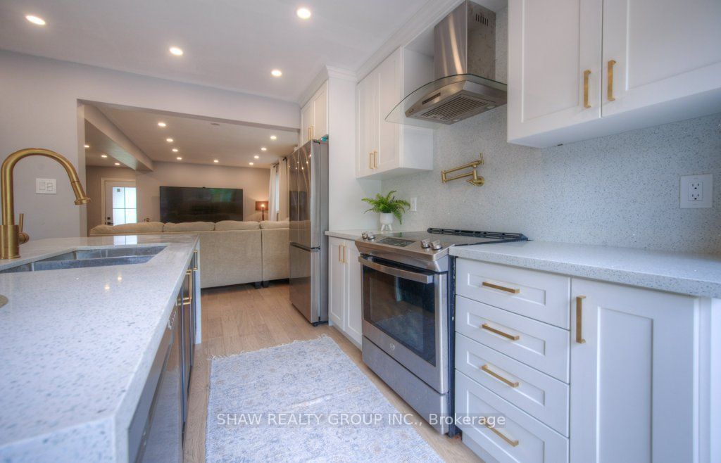 69 Westmeadow Drive