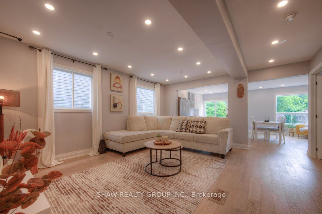 69 Westmeadow Drive
