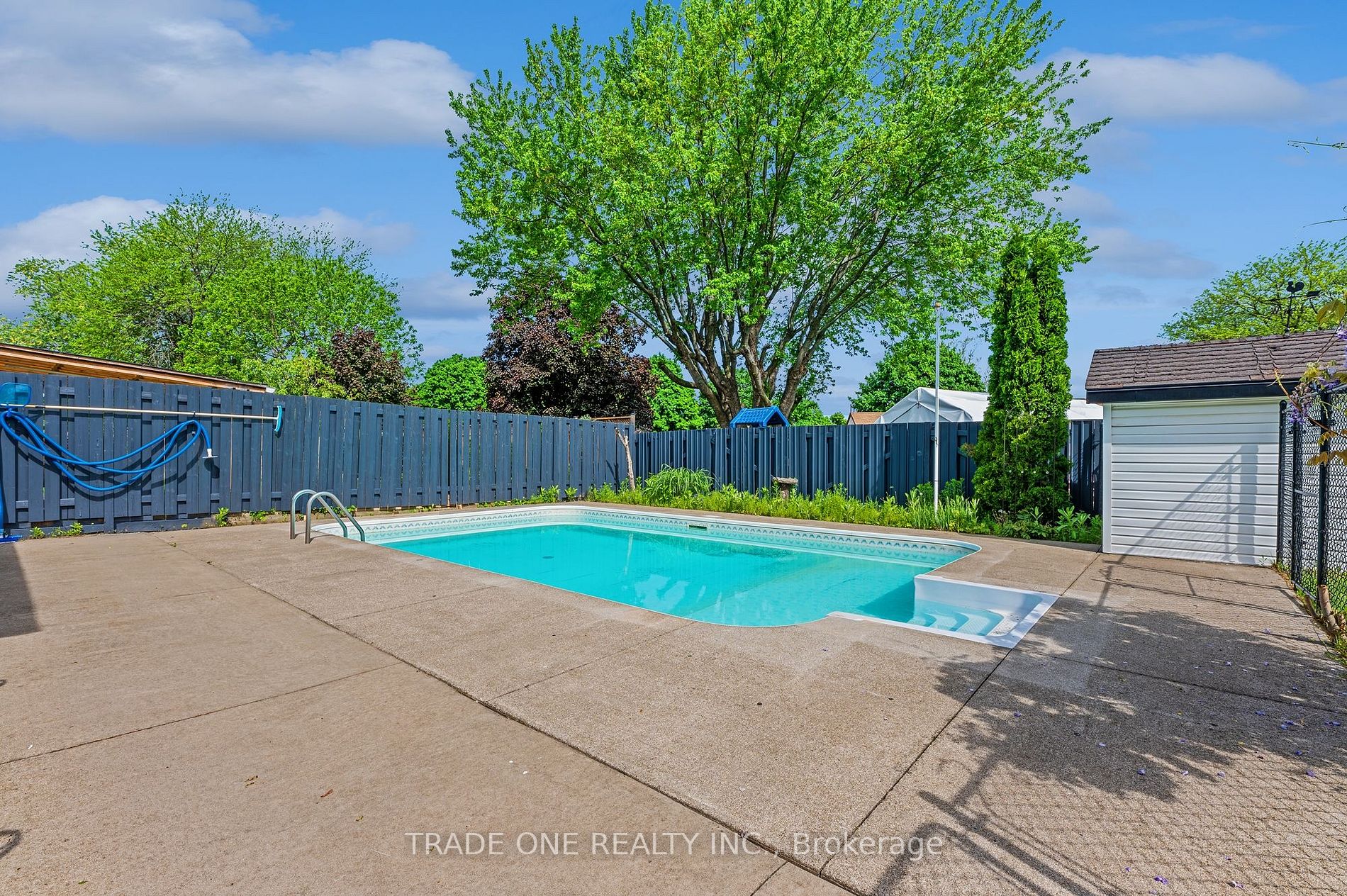 19 Brentwood Dr