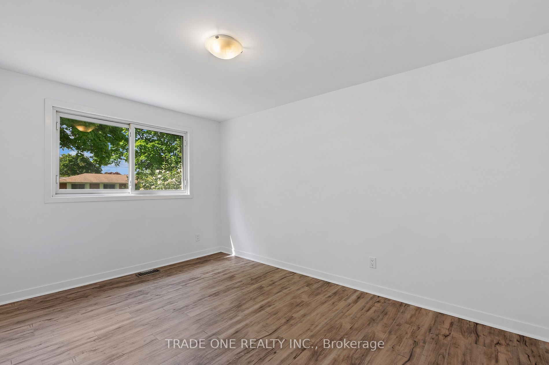 19 Brentwood Dr