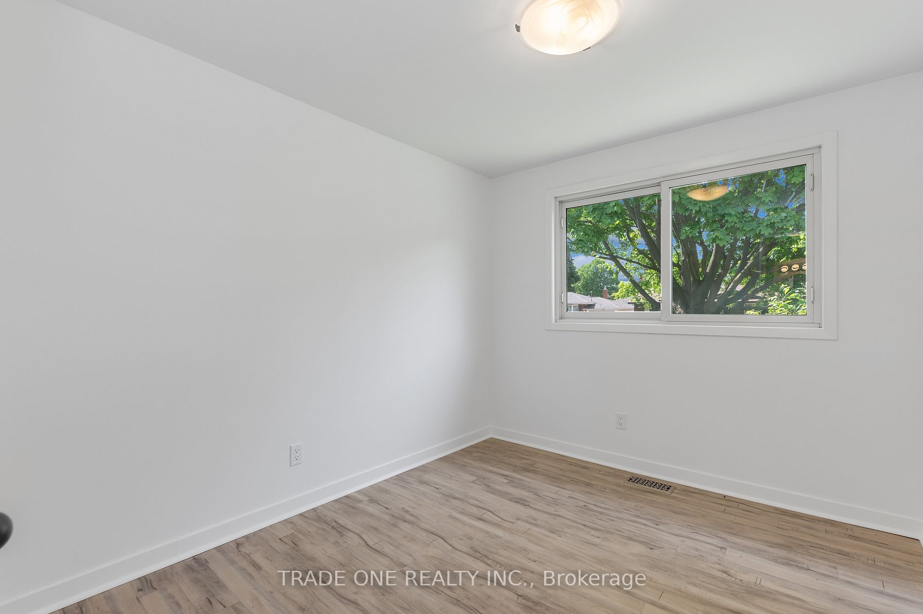 19 Brentwood Dr