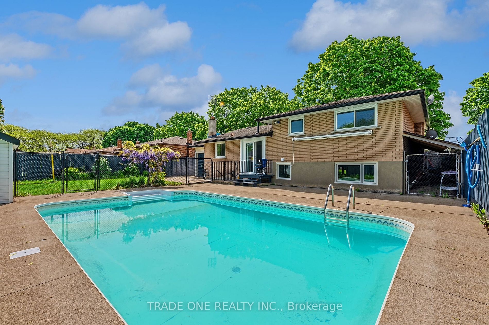 19 Brentwood Dr
