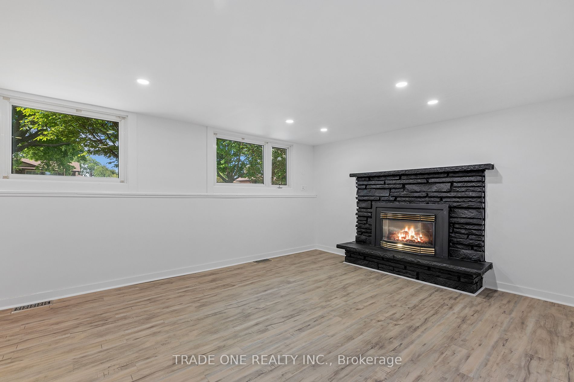 19 Brentwood Dr