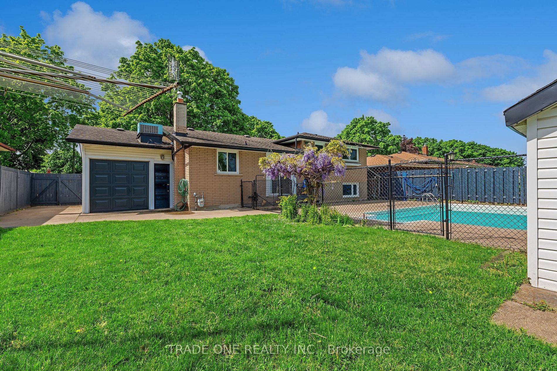 19 Brentwood Dr