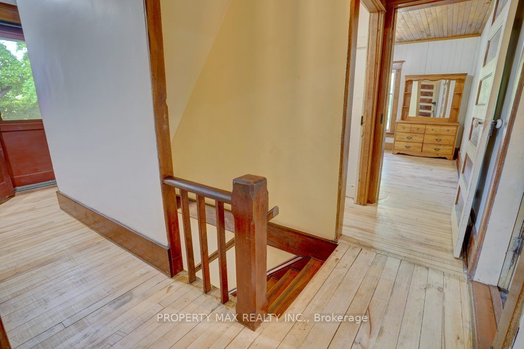 6 Percy St
