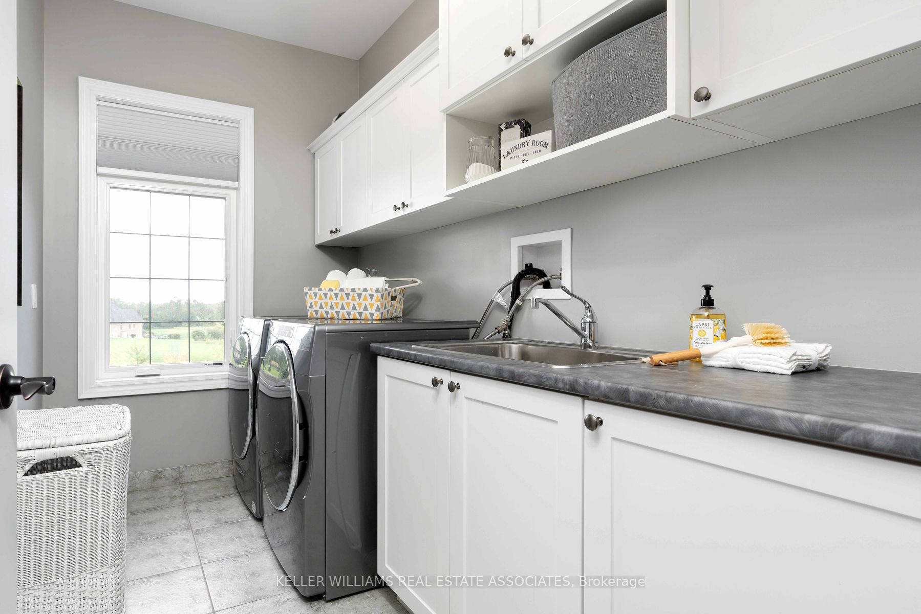 100 Chesswood Tr