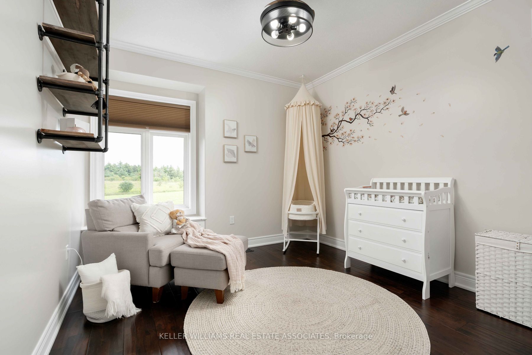 100 Chesswood Tr