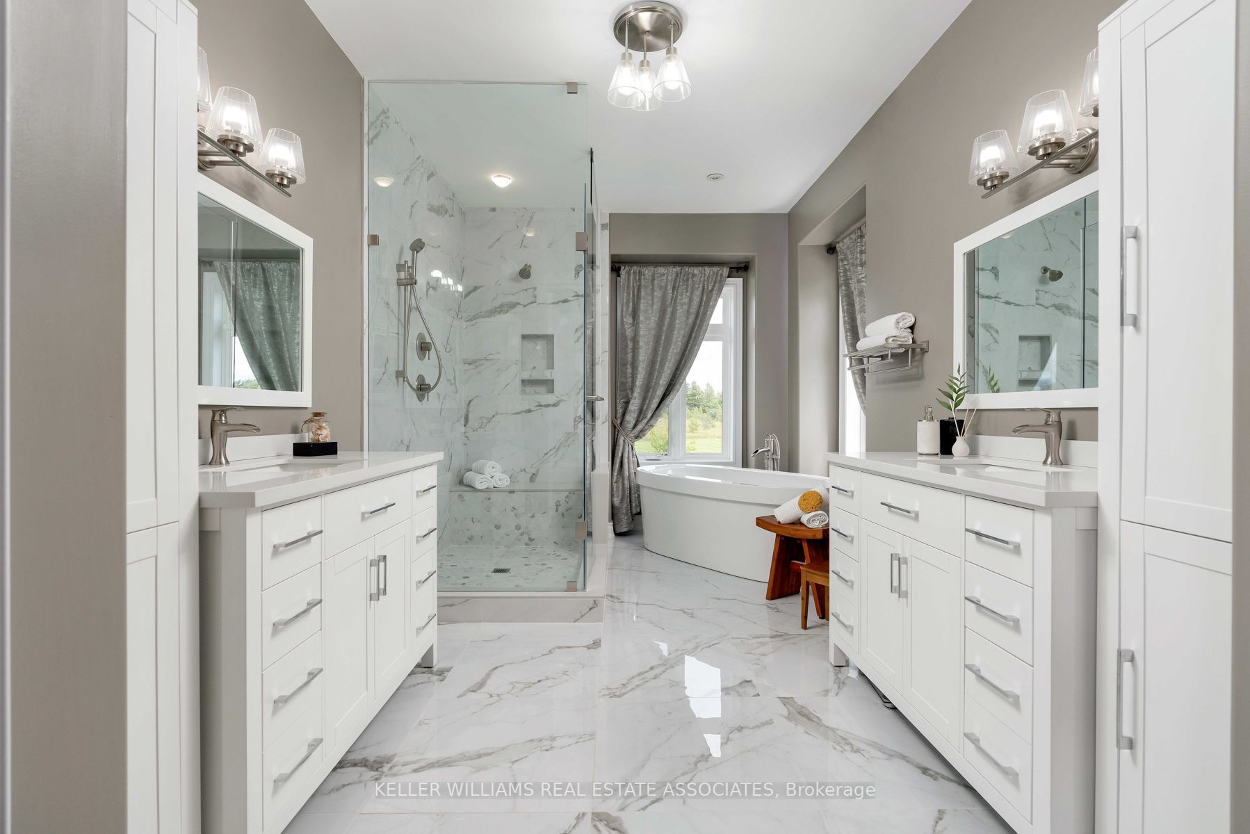 100 Chesswood Tr