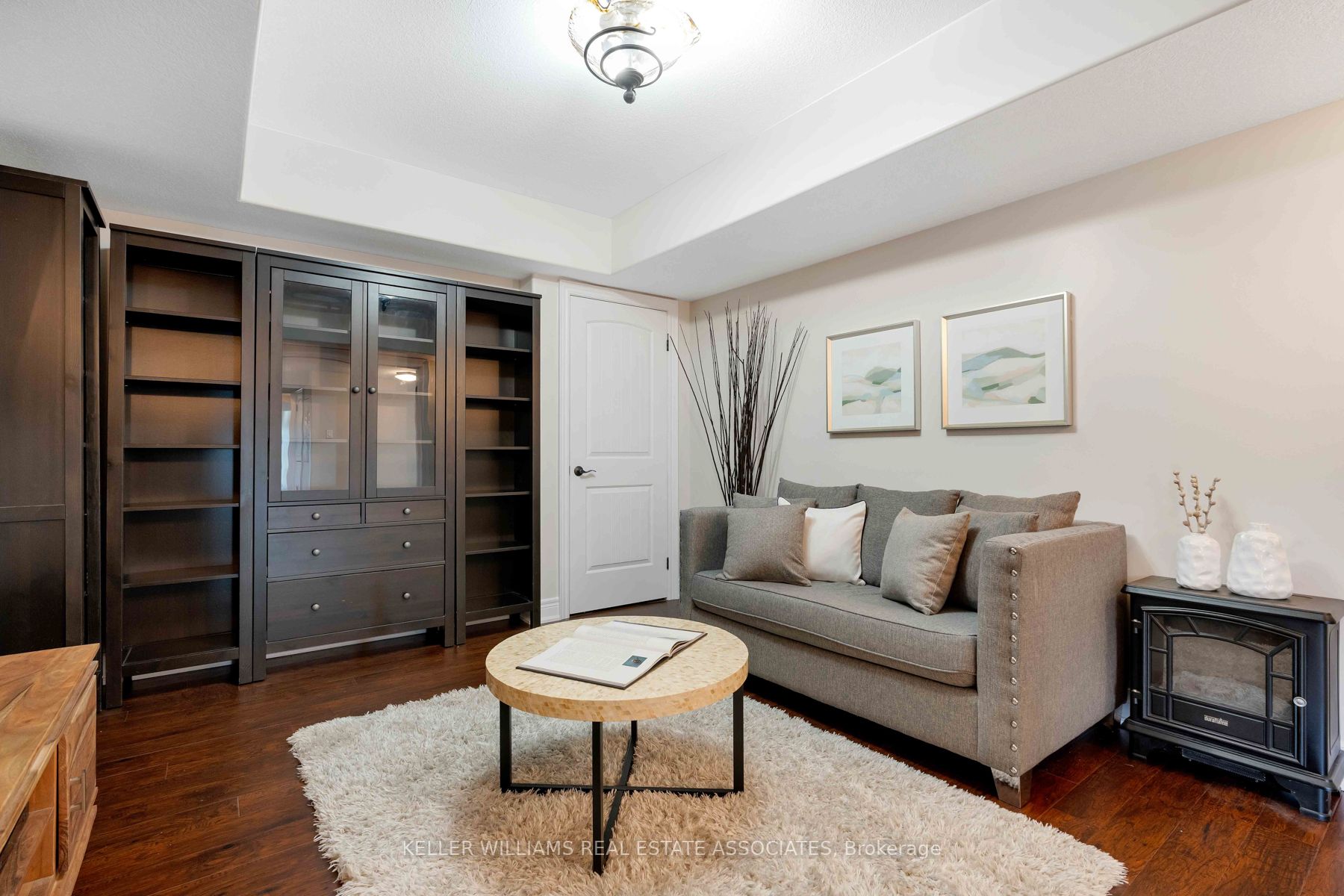 100 Chesswood Tr