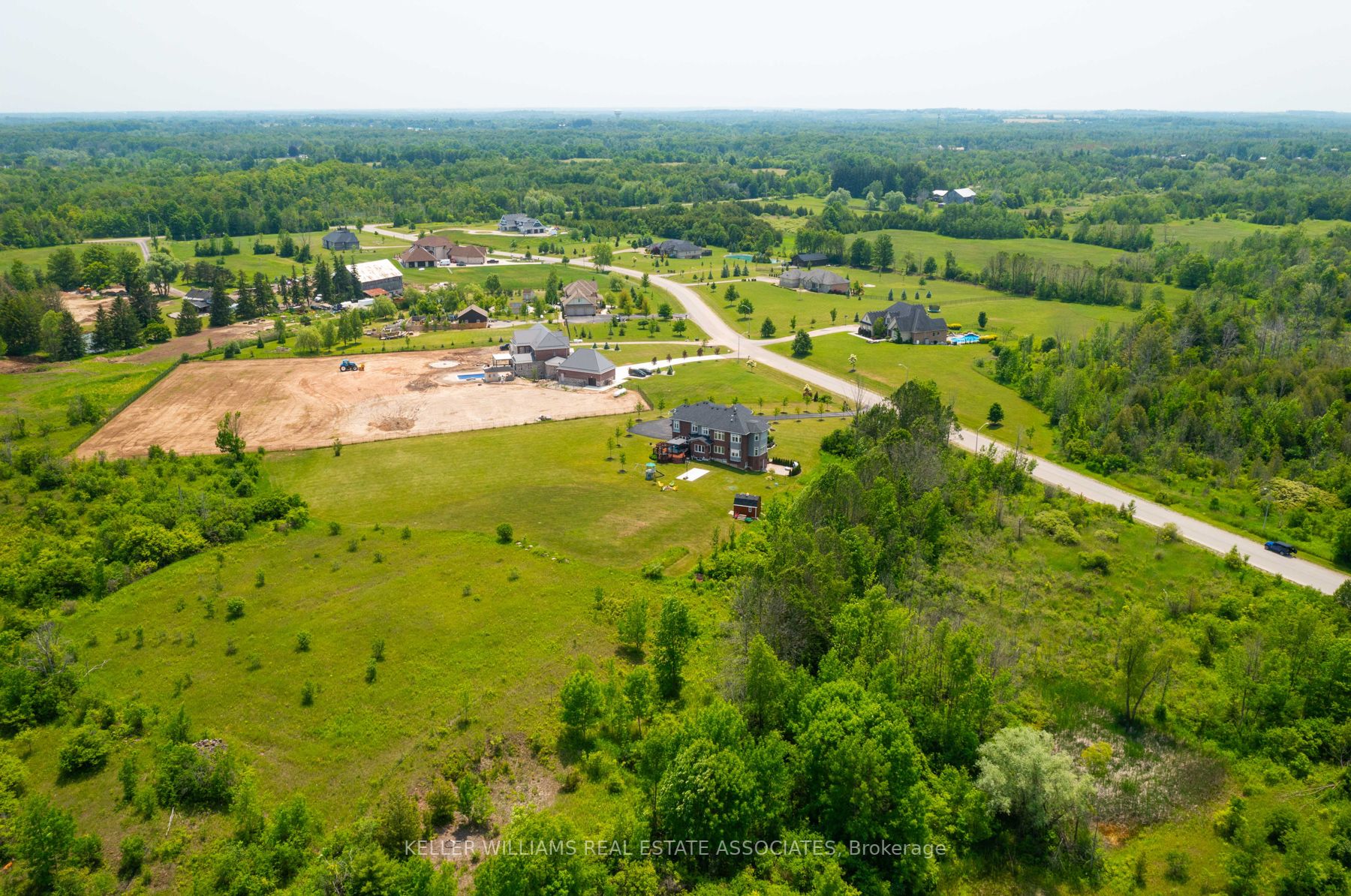 100 Chesswood Tr
