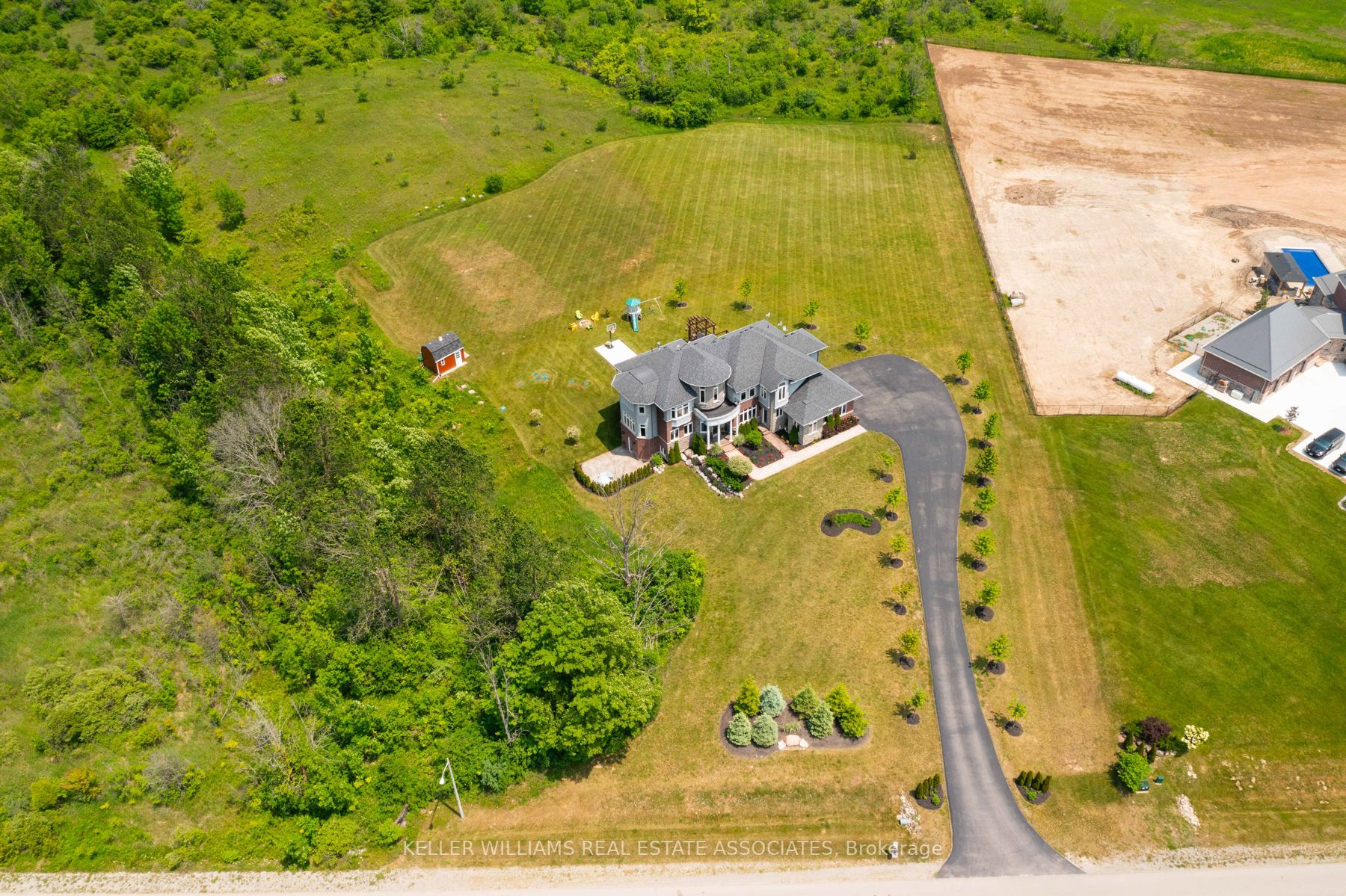 100 Chesswood Tr