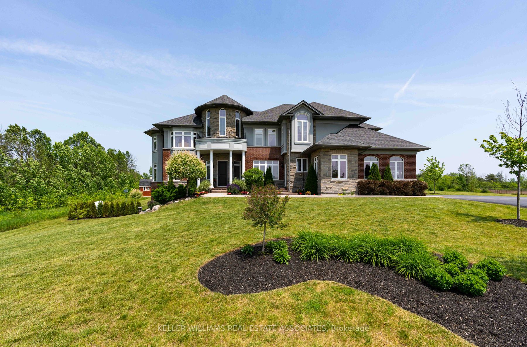 100 Chesswood Tr