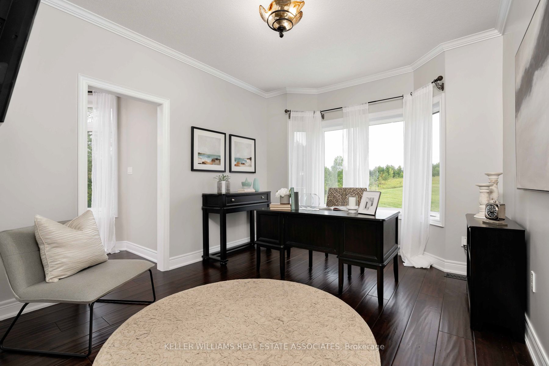 100 Chesswood Tr