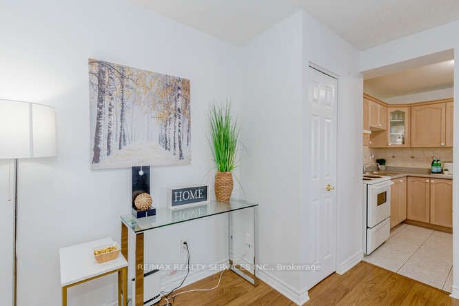 75 Glenburn Crt, #1004