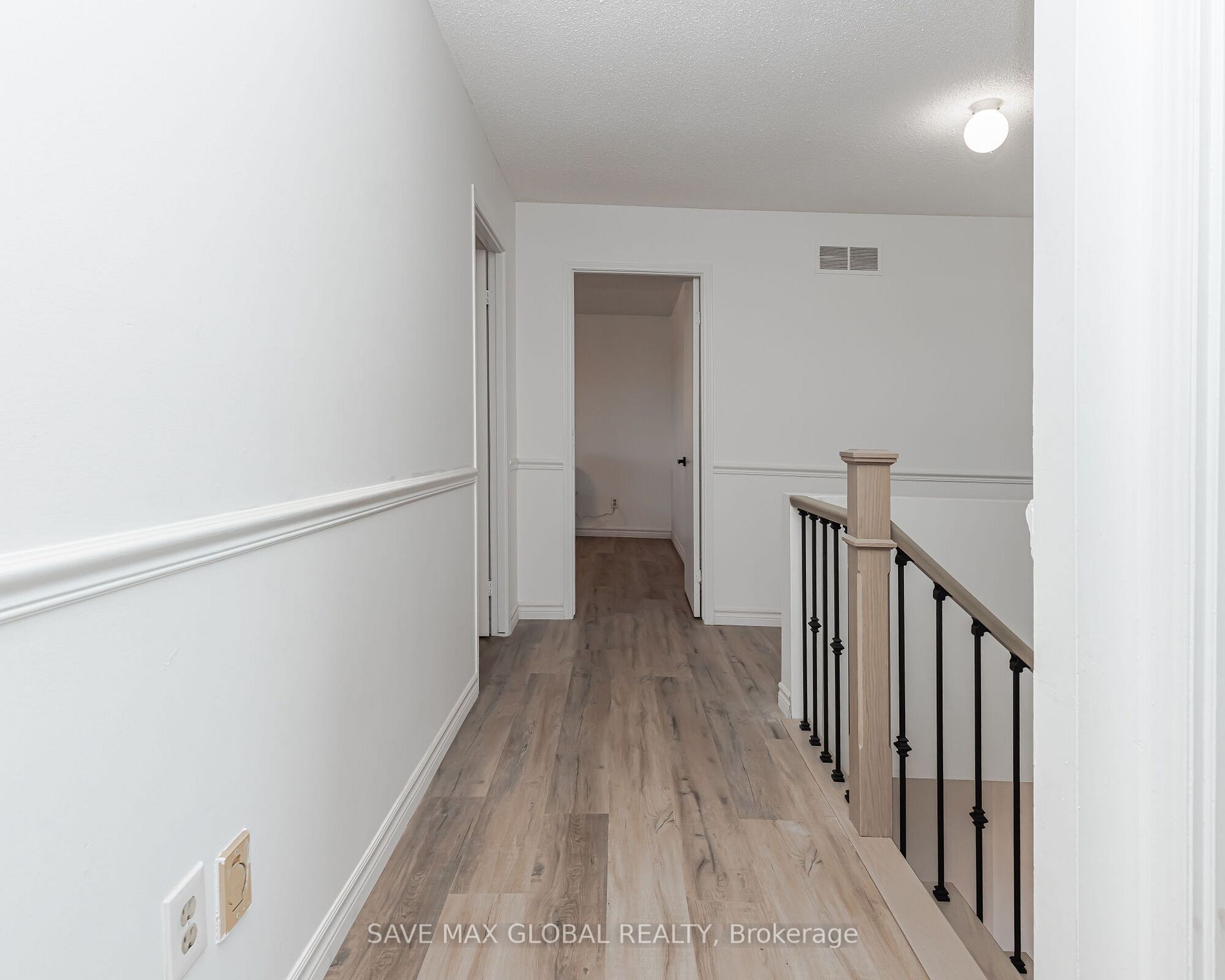3 Mornington Dr E