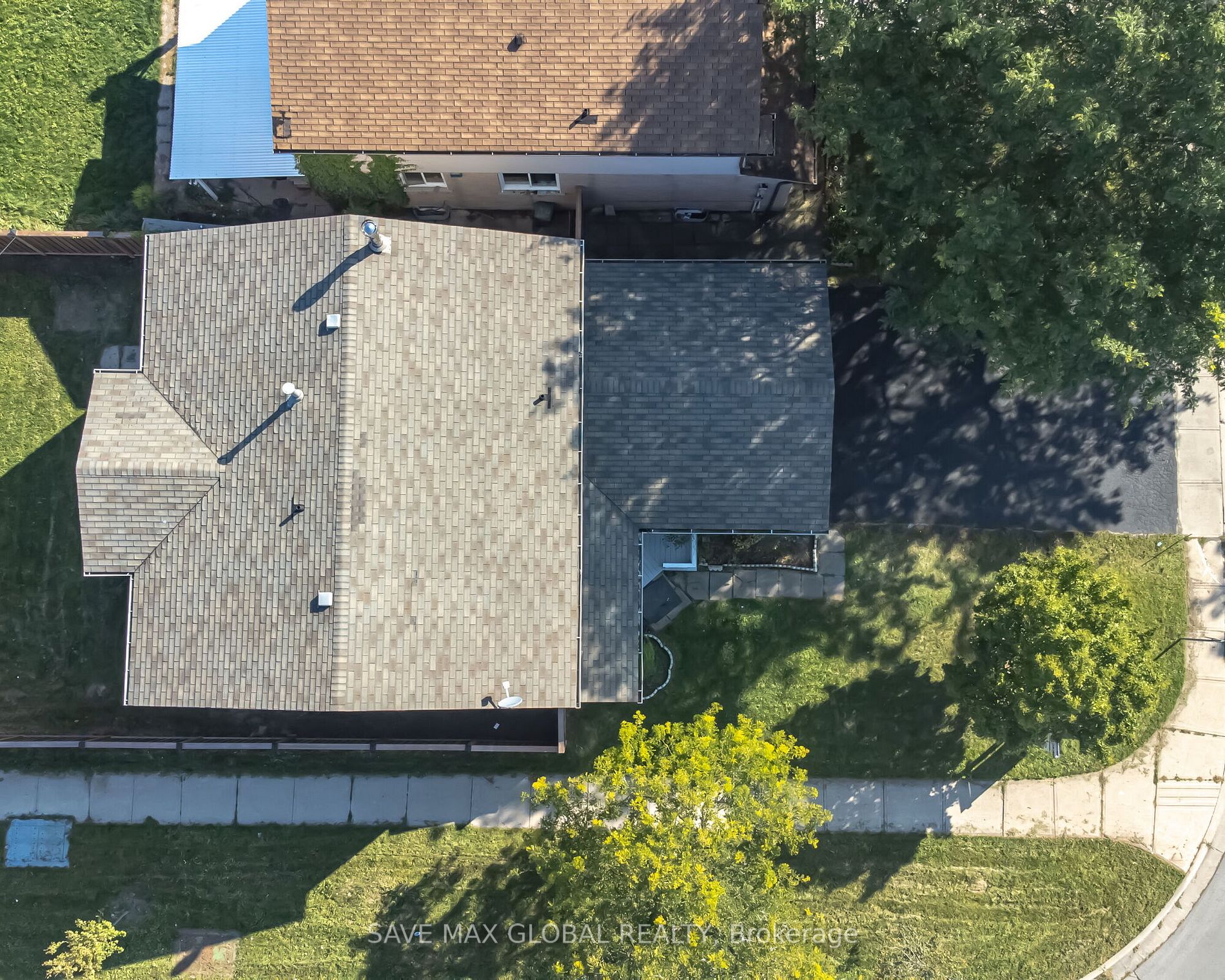 3 Mornington Dr E