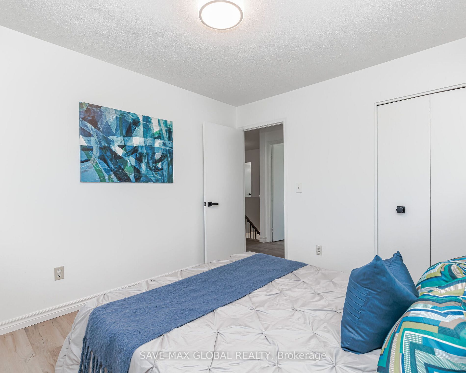 3 Mornington Dr E