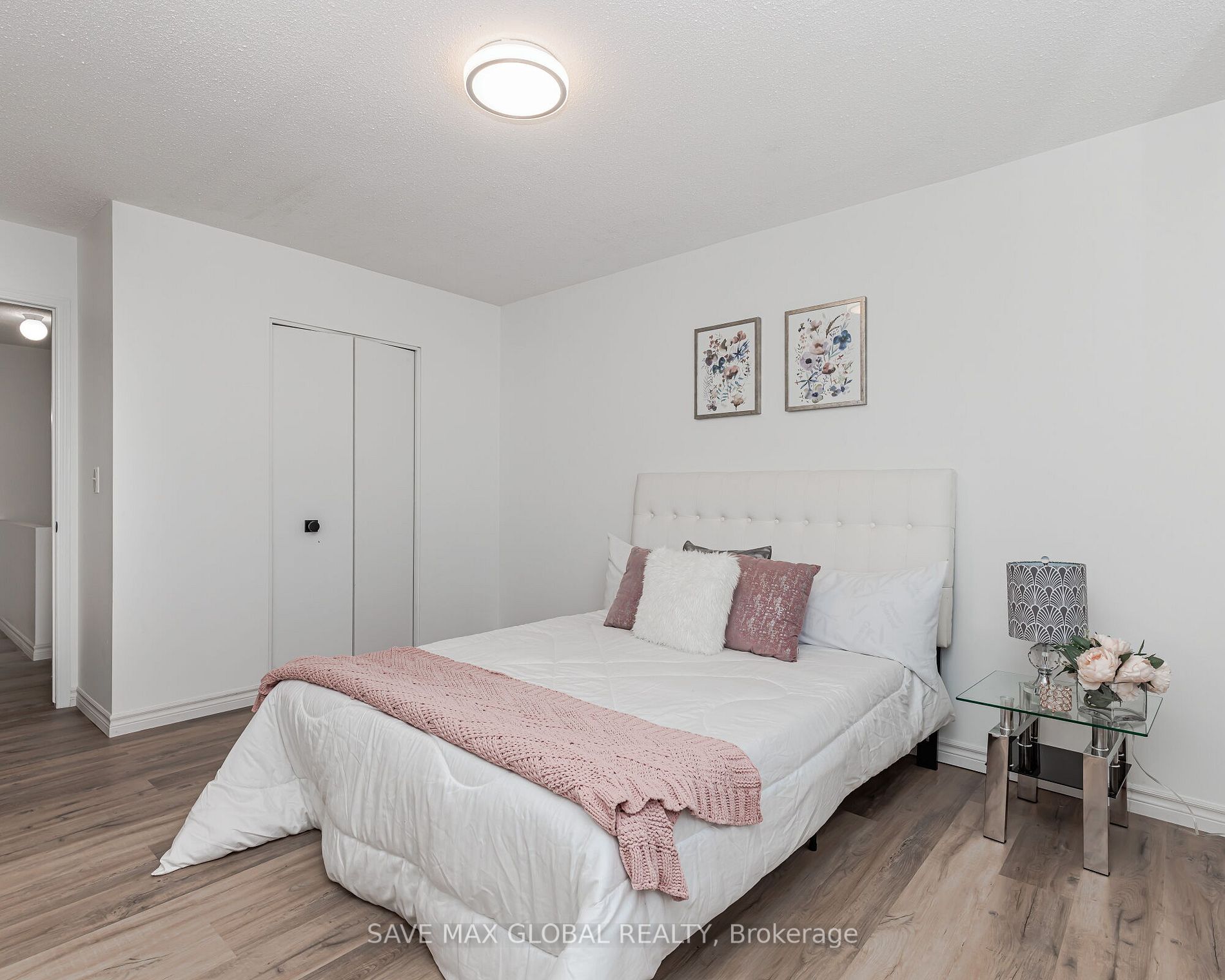 3 Mornington Dr E