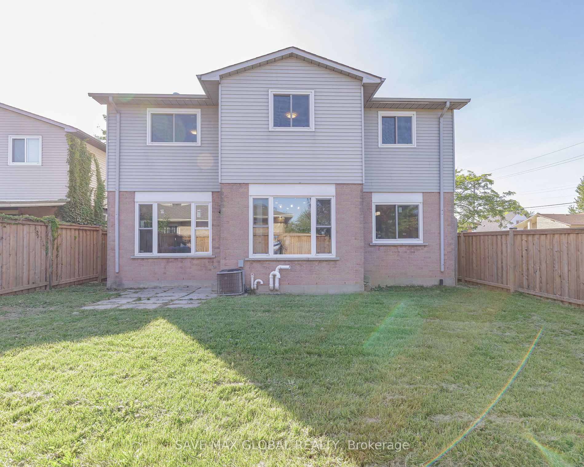 3 Mornington Dr E