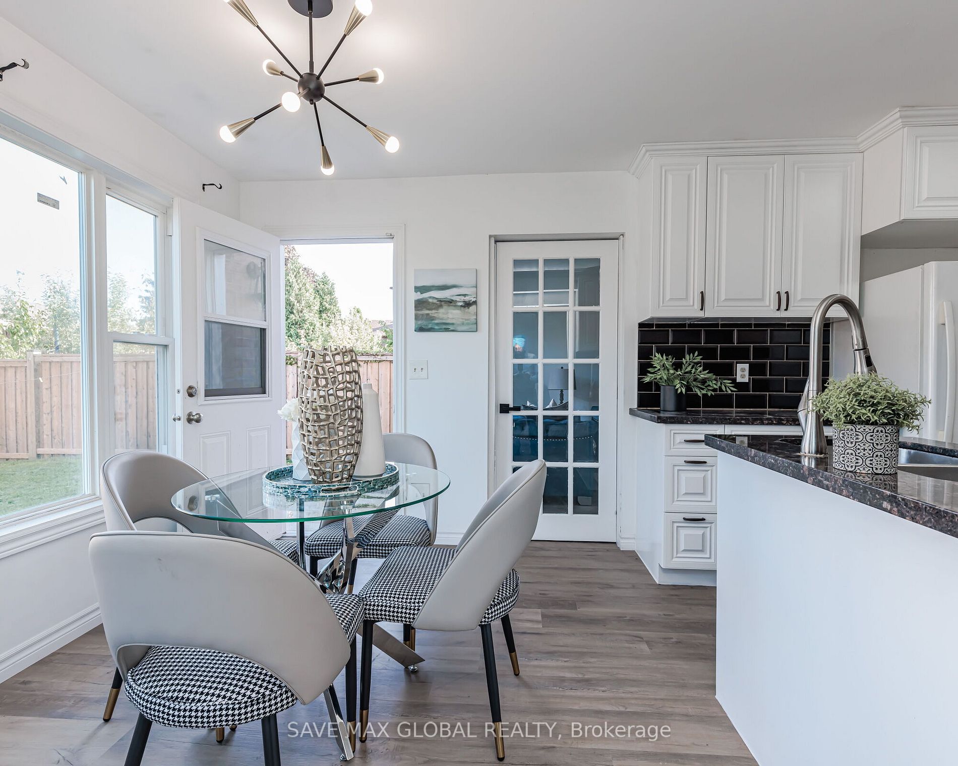 3 Mornington Dr E