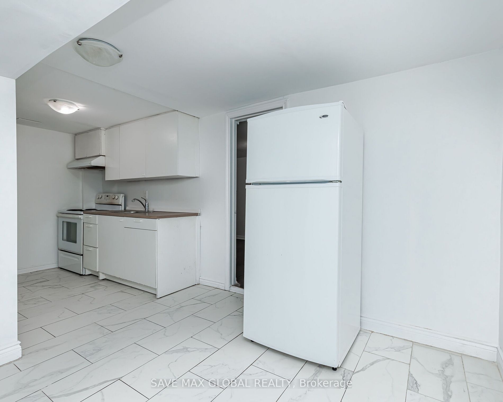 3 Mornington Dr E