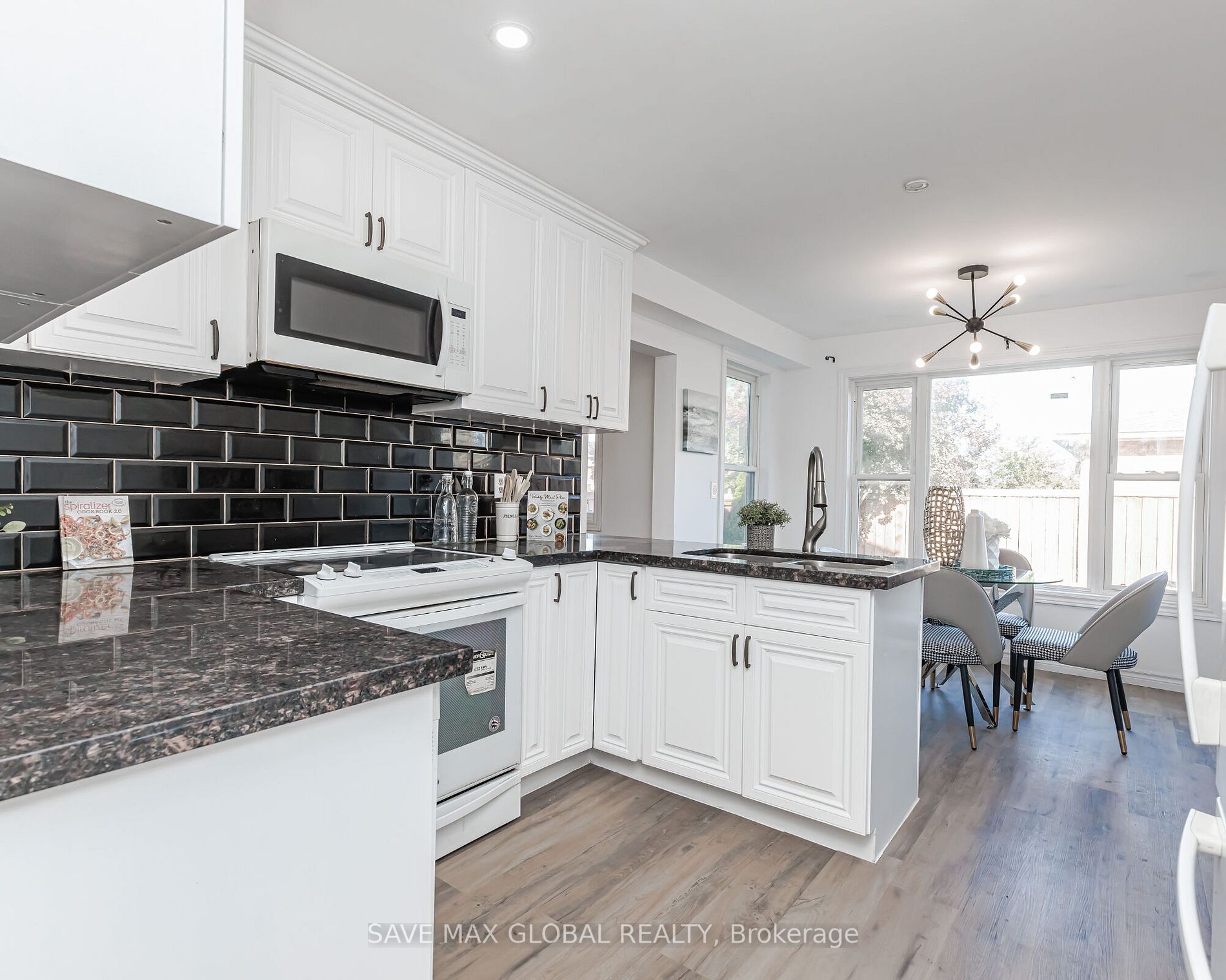 3 Mornington Dr E