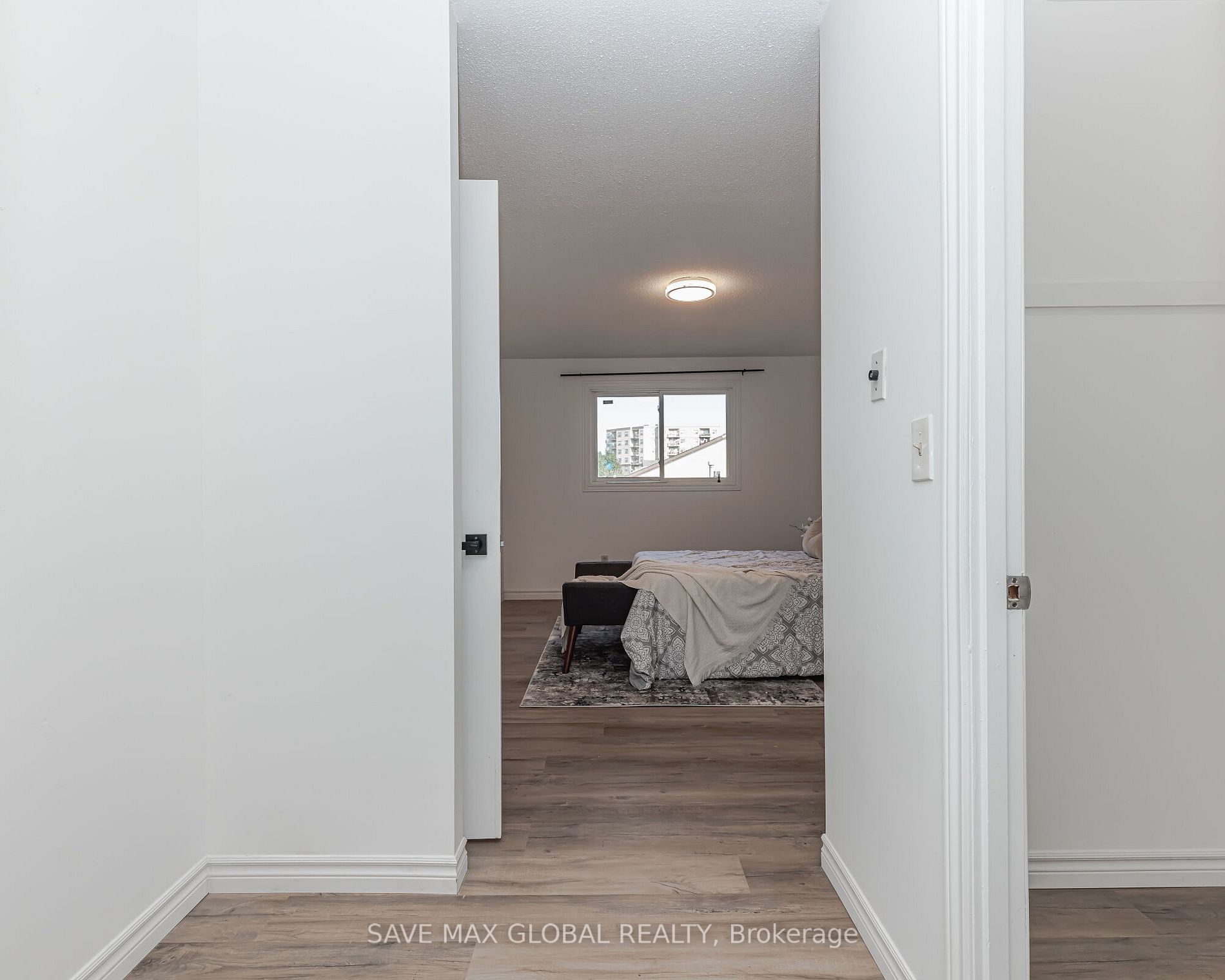 3 Mornington Dr E
