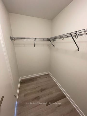 600 North Service Road, #111