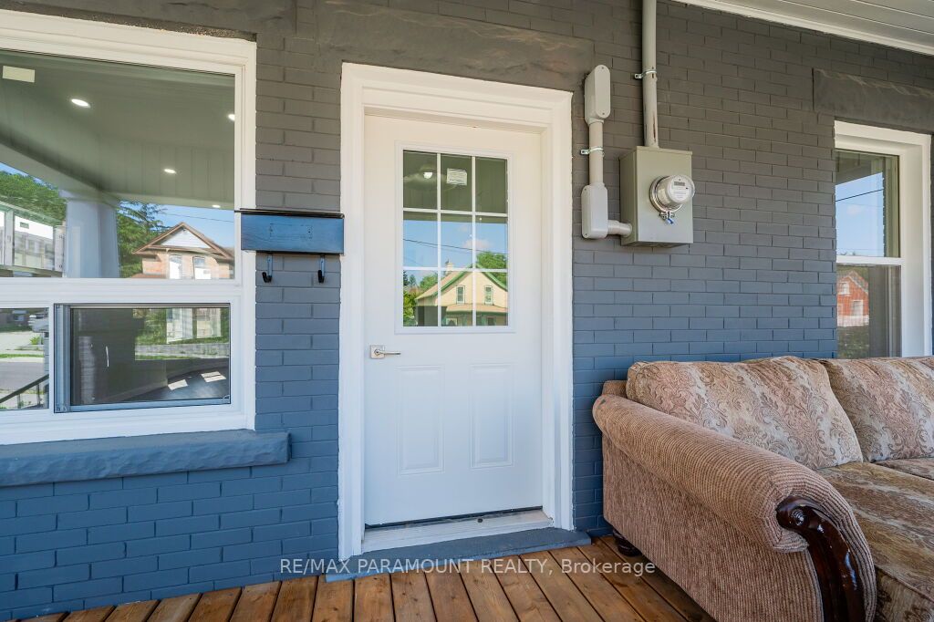 103 Peter St, #Ground