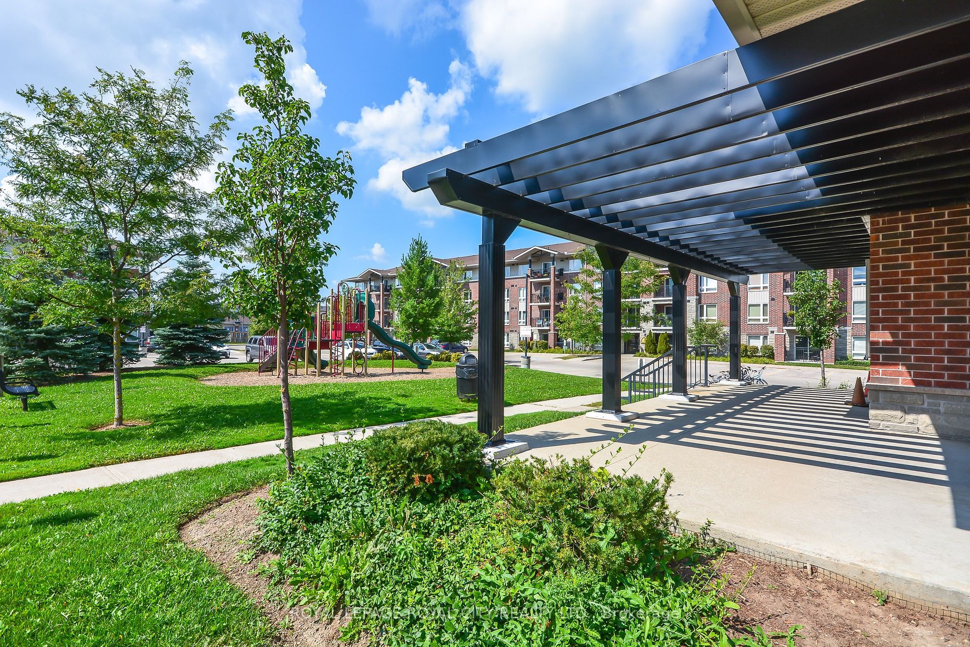 43 Goodwin Dr, #111