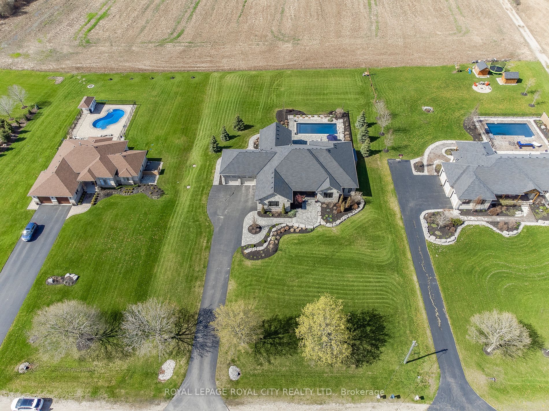 11 Hartfield Dr