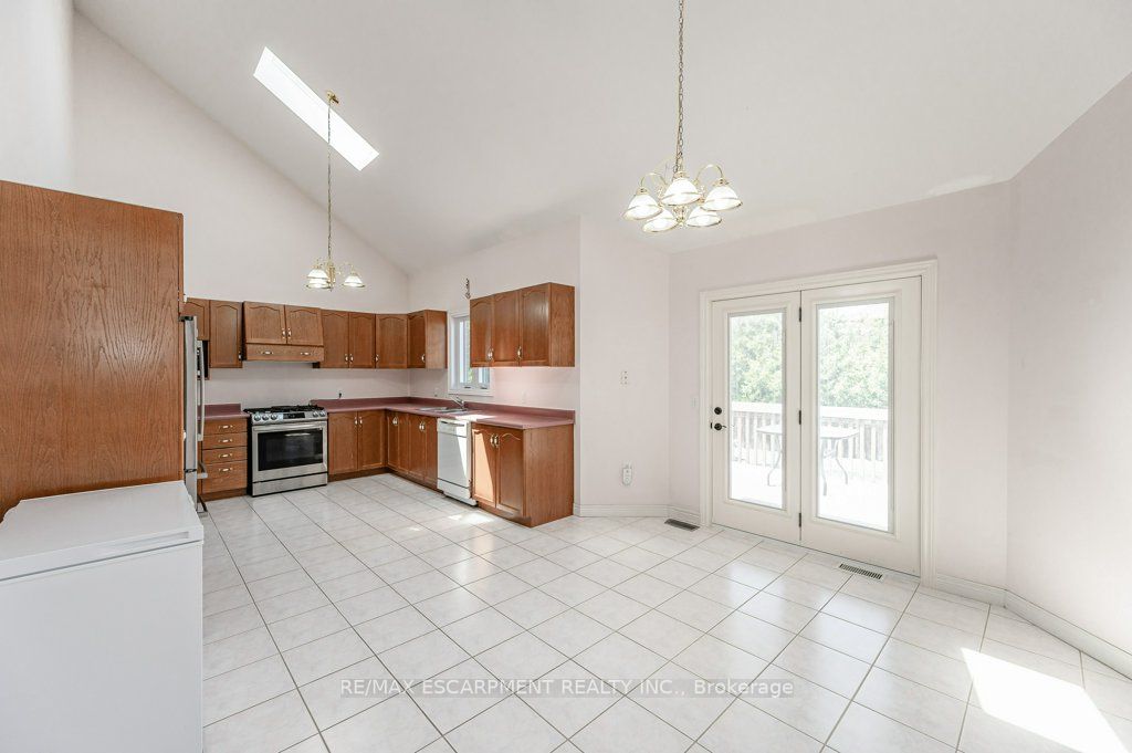 211 Gatestone Dr