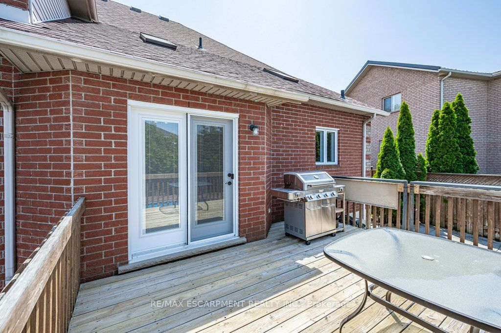 211 Gatestone Dr